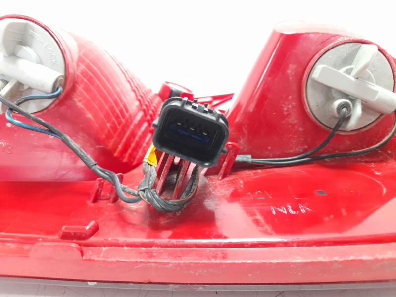 Recambio de piloto trasero izquierdo paragolpes para hyundai kona pure referencia OEM IAM 92405J9010  