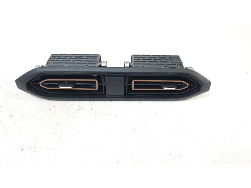 Recambio de aireador central para dacia sandero iii stepway expression referencia OEM IAM 687601848R  