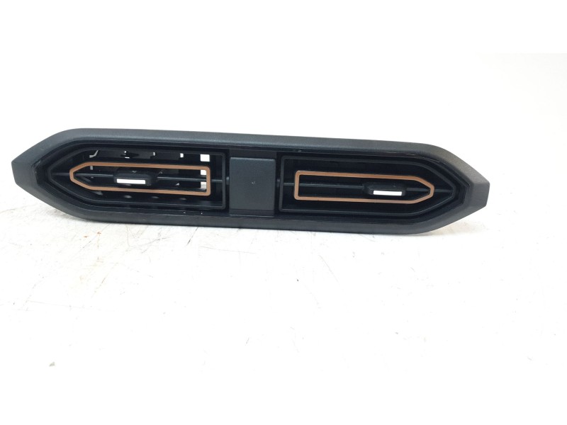 Recambio de aireador central para dacia sandero iii stepway expression referencia OEM IAM 687601848R  