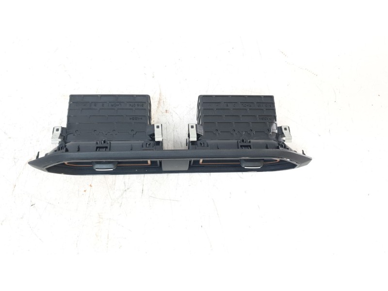 Recambio de aireador central para dacia sandero iii stepway expression referencia OEM IAM 687601848R  