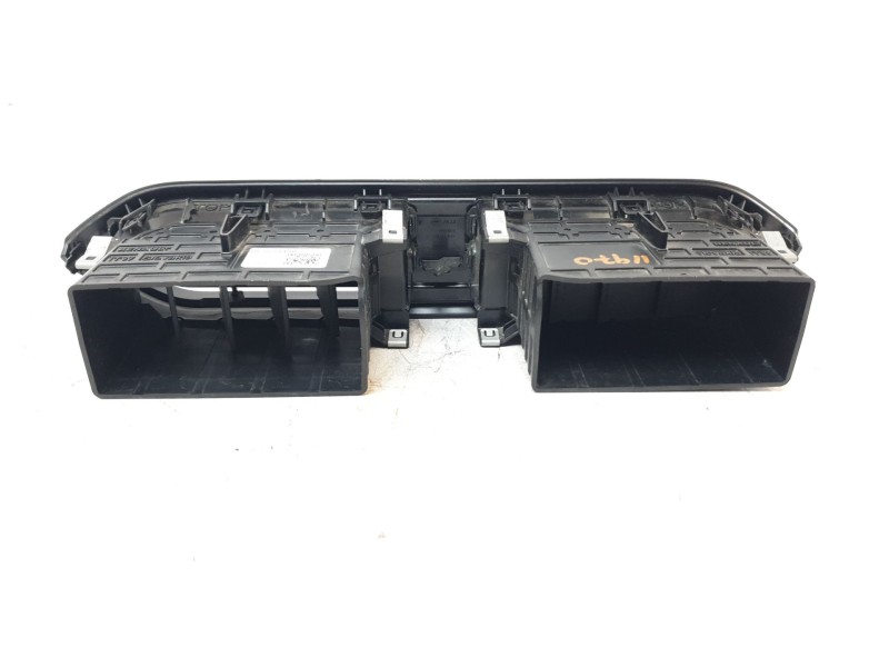 Recambio de aireador central para dacia sandero iii stepway expression referencia OEM IAM 687601848R  