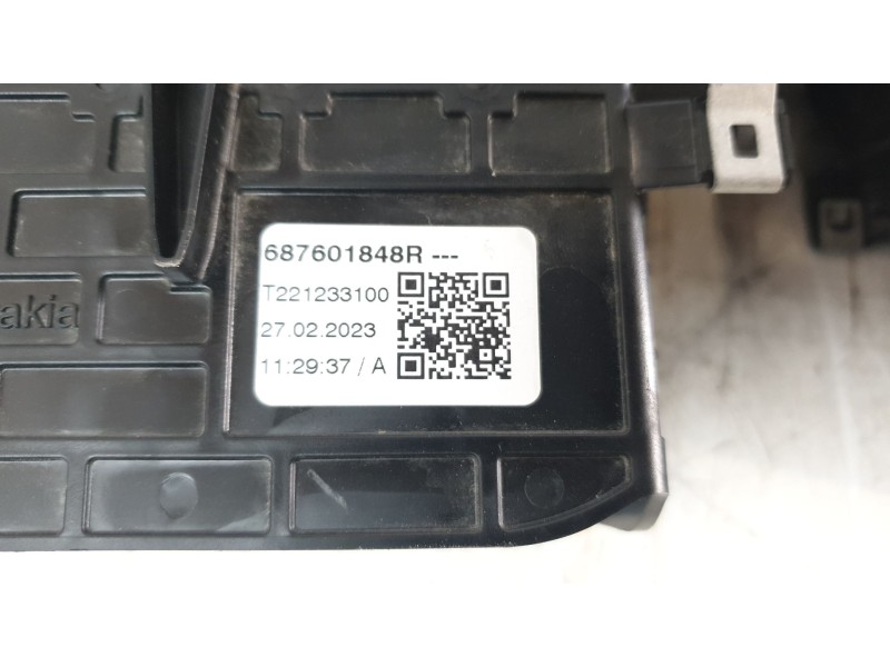 Recambio de aireador central para dacia sandero iii stepway expression referencia OEM IAM 687601848R  