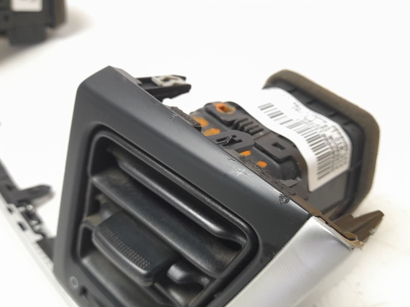 Recambio de aireador central para kia rio (yb) 1.2 cat referencia OEM IAM 84740H8000  