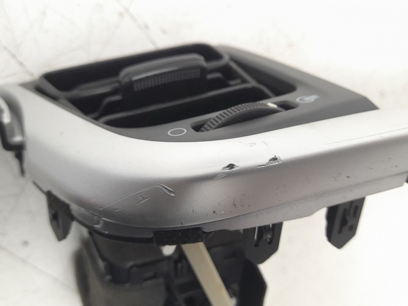 Recambio de aireador central para kia rio (yb) 1.2 cat referencia OEM IAM 84740H8000  