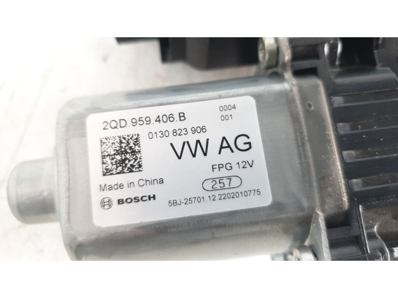 Recambio de motor elevalunas delantero derecho para volkswagen polo vi (ae1) life referencia OEM IAM 2QD959406B  