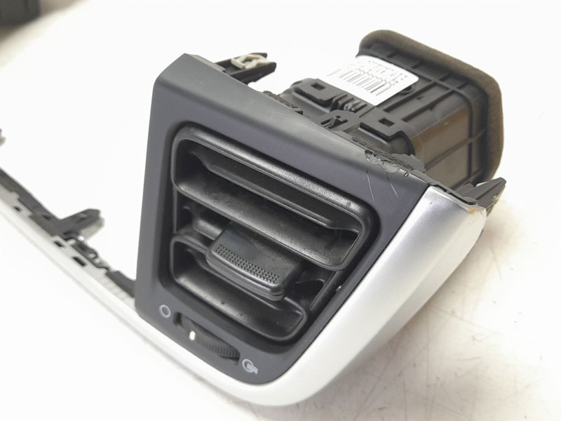 Recambio de rejilla aireadora para kia rio (yb) 1.2 cat referencia OEM IAM 84740H8000  
