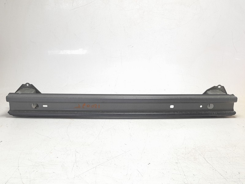 Recambio de refuerzo paragolpes trasero para toyota yaris cross hybrid 2wd active tech referencia OEM IAM 520230W020  