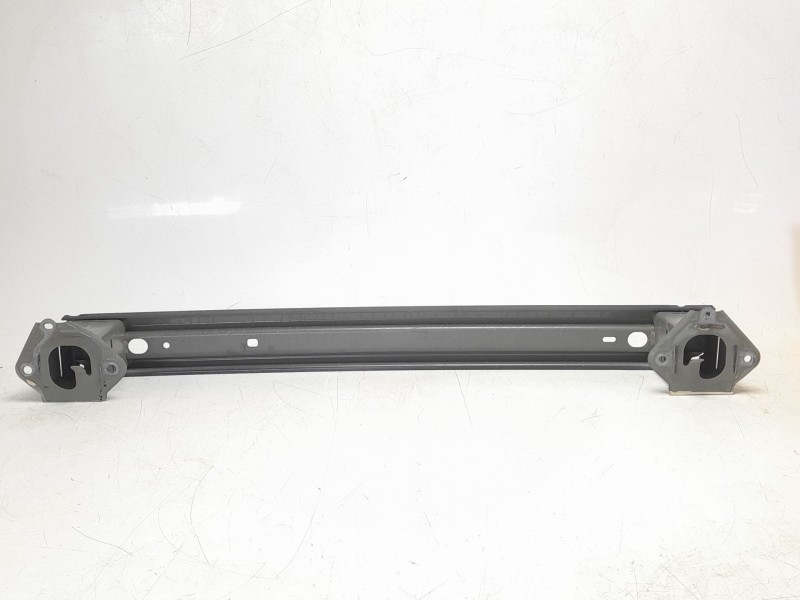 Recambio de refuerzo paragolpes trasero para toyota yaris cross hybrid 2wd active tech referencia OEM IAM 520230W020  