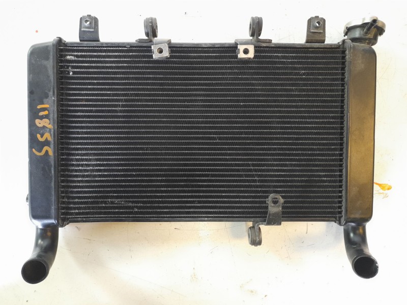 Recambio de radiador agua para honda cb 650r referencia OEM IAM 19010MKND51  