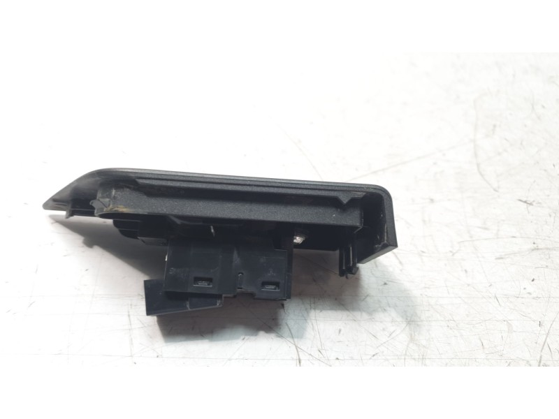 Recambio de mando elevalunas trasero izquierdo para land rover evoque pure referencia OEM IAM GJ3214717AA  