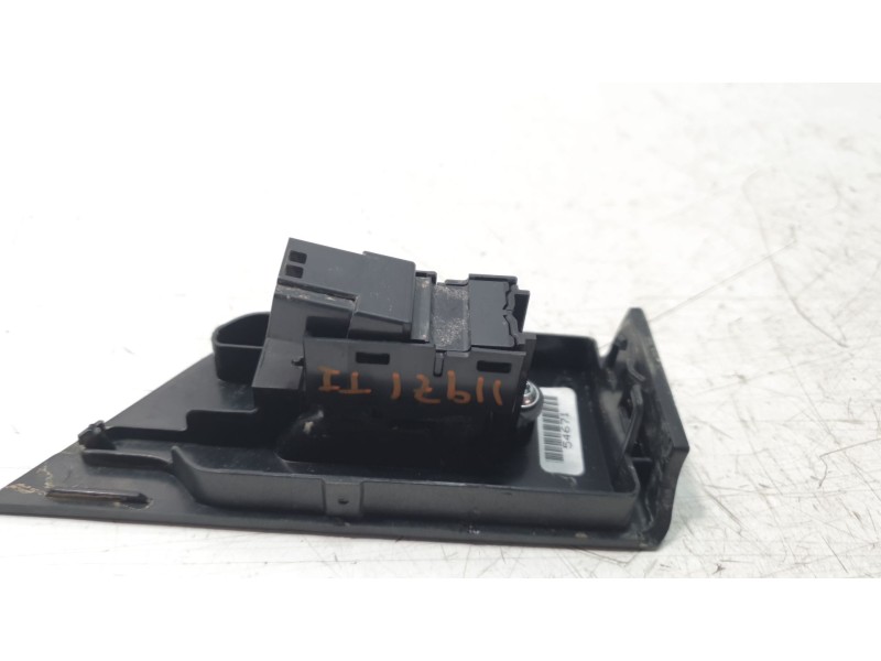 Recambio de mando elevalunas trasero izquierdo para land rover evoque pure referencia OEM IAM GJ3214717AA  