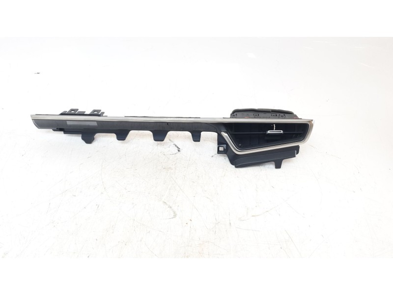 Recambio de aireador derecho para toyota corolla (e21) hybrid active referencia OEM IAM 5566002510 5566002520 