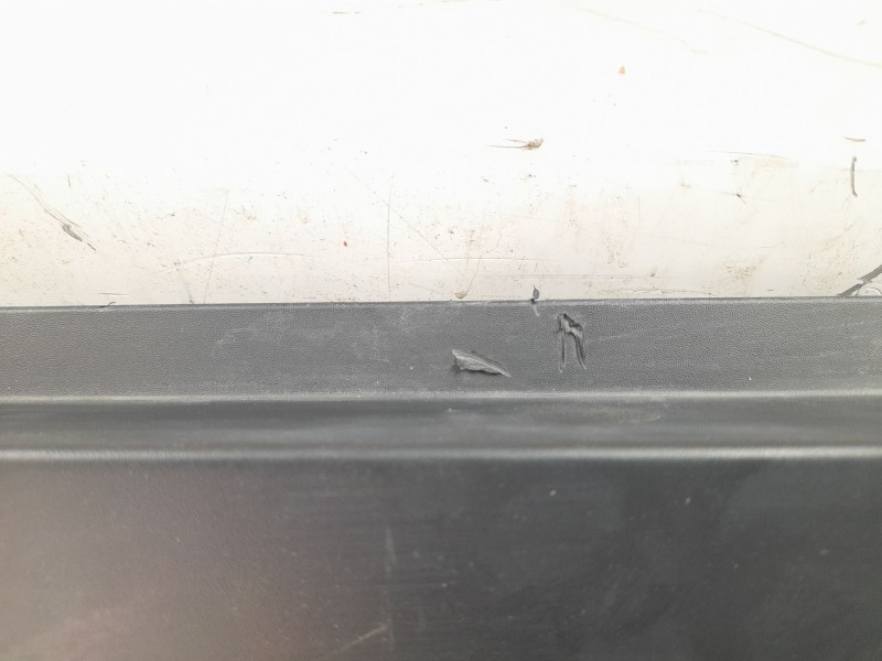 Recambio de estribos laterales para citroën c4 cactus origins referencia OEM IAM 9823576577  