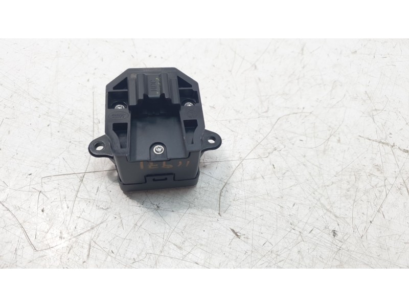 Recambio de interruptor para land rover evoque pure referencia OEM IAM JJ3214K147  