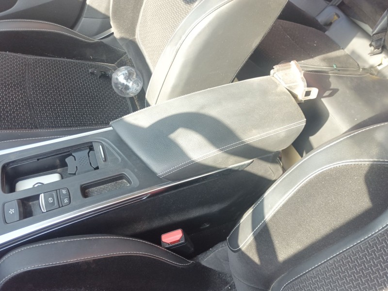 Recambio de apoyabrazos central para renault megane iv hatchback (b9a/m/n_) 1.3 tce 140 (b9nb) referencia OEM IAM   