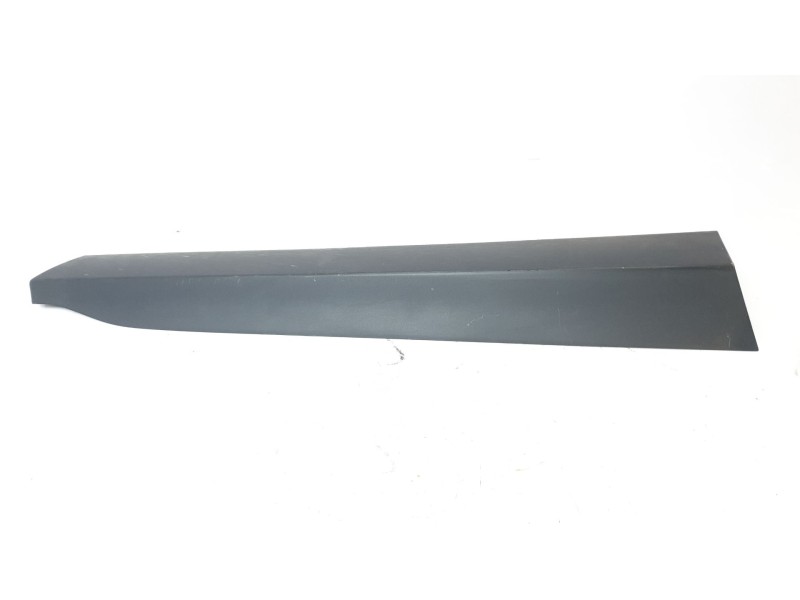 Recambio de moldura puerta delantera derecha para toyota yaris cross hybrid fwd style referencia OEM IAM 75073K2010  