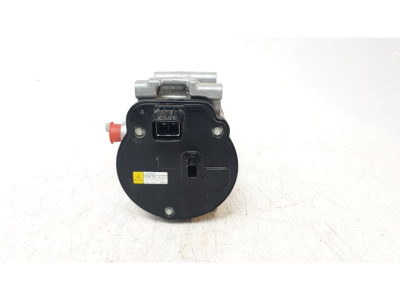 Recambio de compresor aire acondicionado para toyota yaris cross hybrid fwd style referencia OEM IAM 0424000741  
