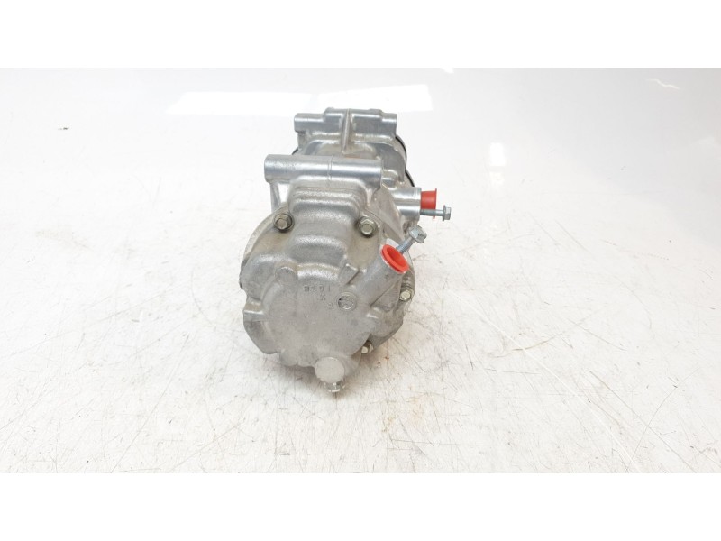 Recambio de compresor aire acondicionado para toyota yaris cross hybrid fwd style referencia OEM IAM 0424000741  