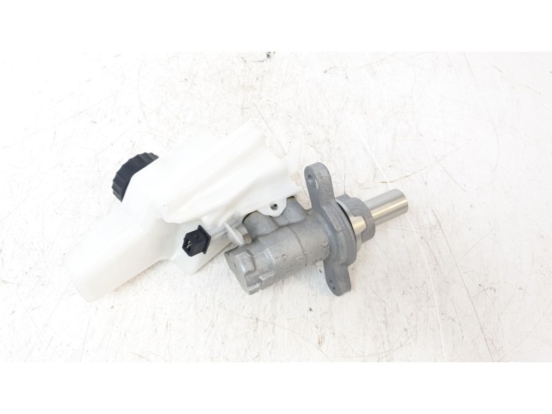 Recambio de bomba freno para toyota yaris cross hybrid fwd style referencia OEM IAM 47201K9005 0204850452 