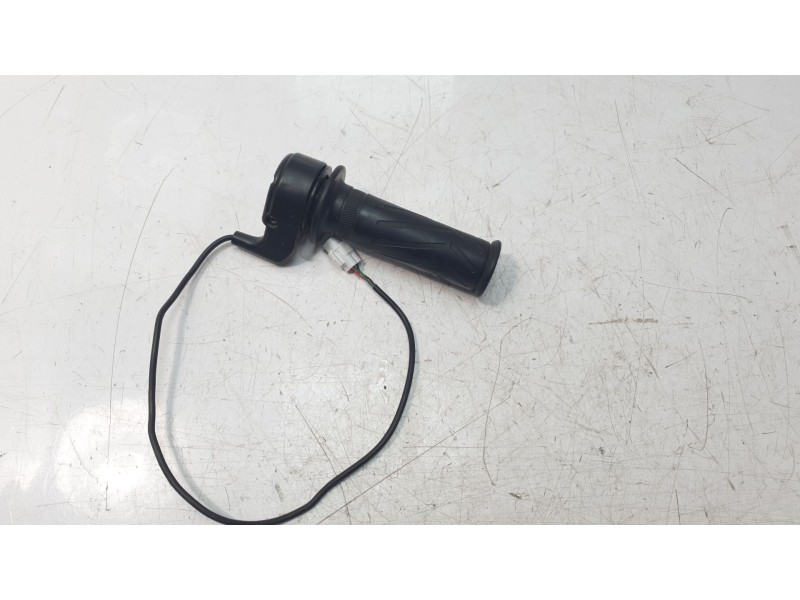 Recambio de potenciometro pedal para silence silence s01a/5/2 s01a/5/2 referencia OEM IAM S01513210001x  