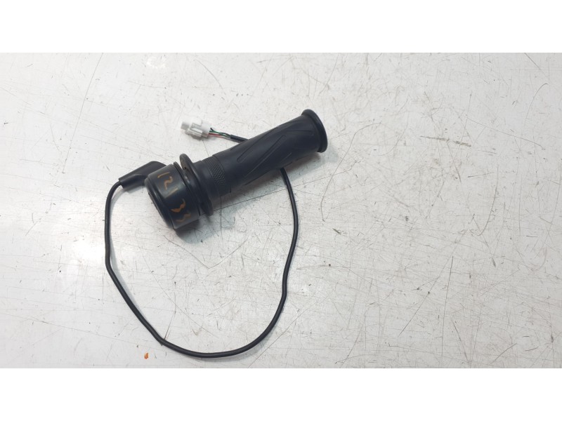 Recambio de potenciometro pedal para silence silence s01a/5/2 s01a/5/2 referencia OEM IAM S01513210001x  