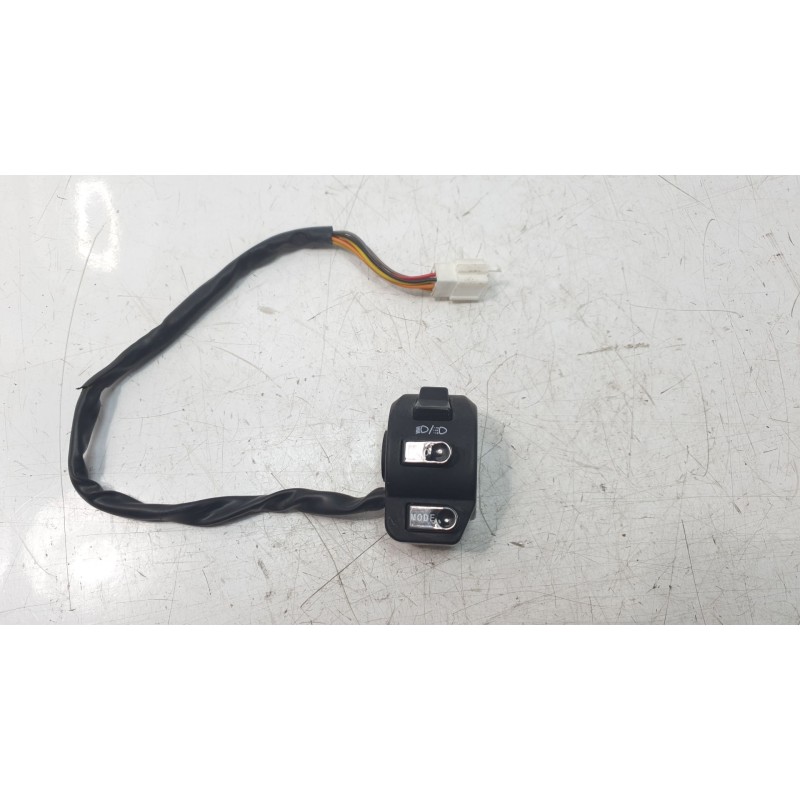 Recambio de piña luces derecha para silence silence s01a/5/2 s01a/5/2 referencia OEM IAM S018405000  