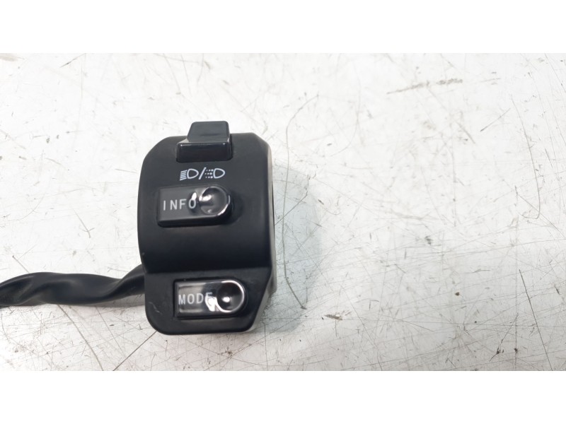 Recambio de piña luces derecha para silence silence s01a/5/2 s01a/5/2 referencia OEM IAM S018405000  