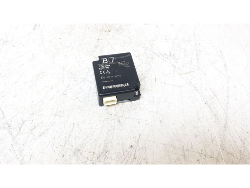 Recambio de modulo electronico para toyota yaris cross hybrid fwd style referencia OEM IAM 897B00D010 61G127000 