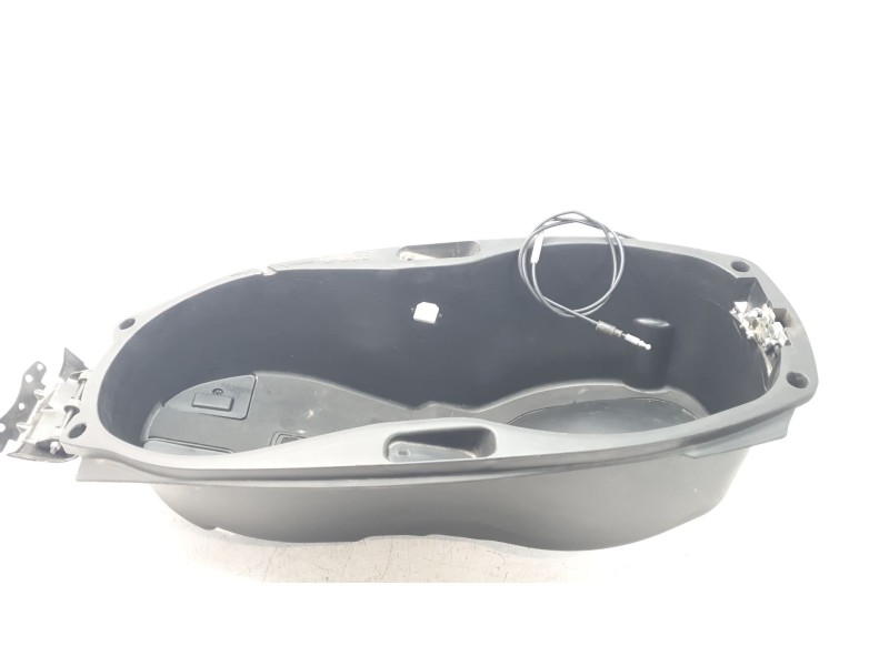 Recambio de baul bajo asiento para silence silence s01a/5/2 s01a/5/2 referencia OEM IAM S014623100  