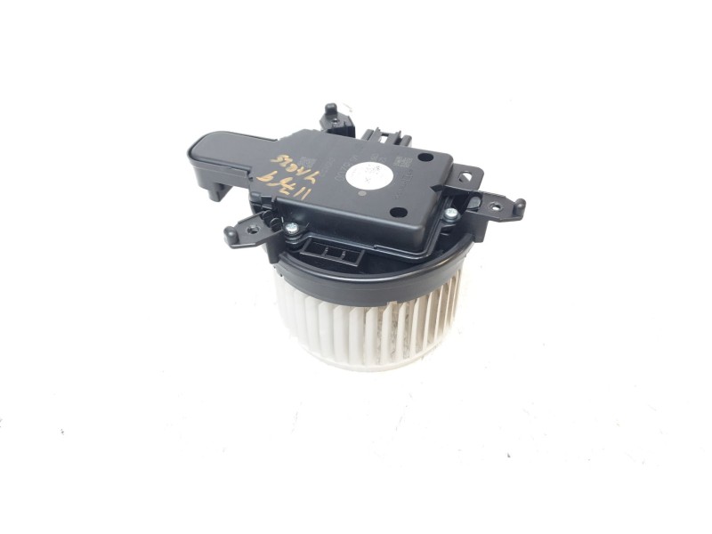 Recambio de ventilador calefaccion para toyota yaris cross hybrid fwd style referencia OEM IAM CZ1163608260  