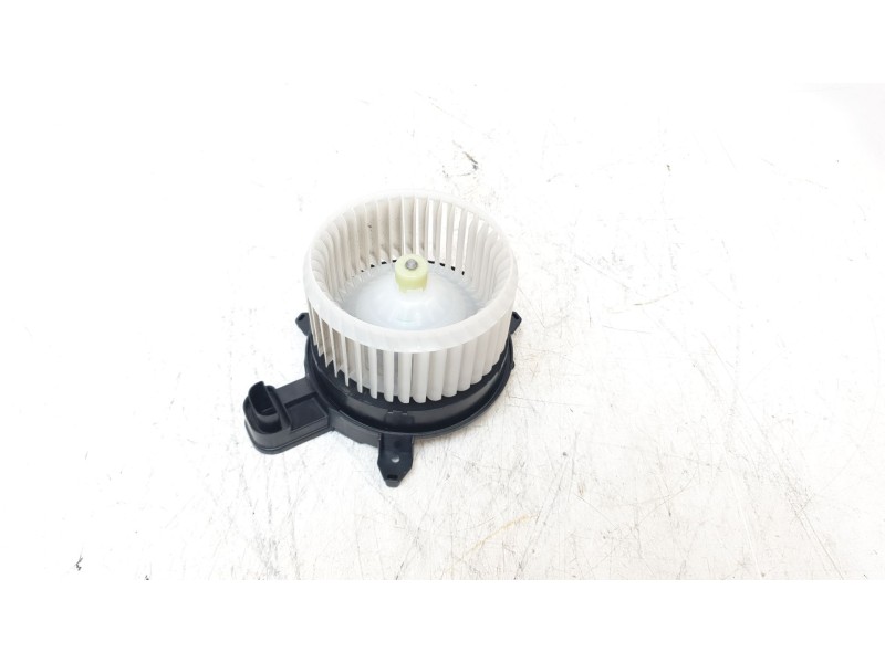 Recambio de ventilador calefaccion para toyota yaris cross hybrid fwd style referencia OEM IAM CZ1163608260  