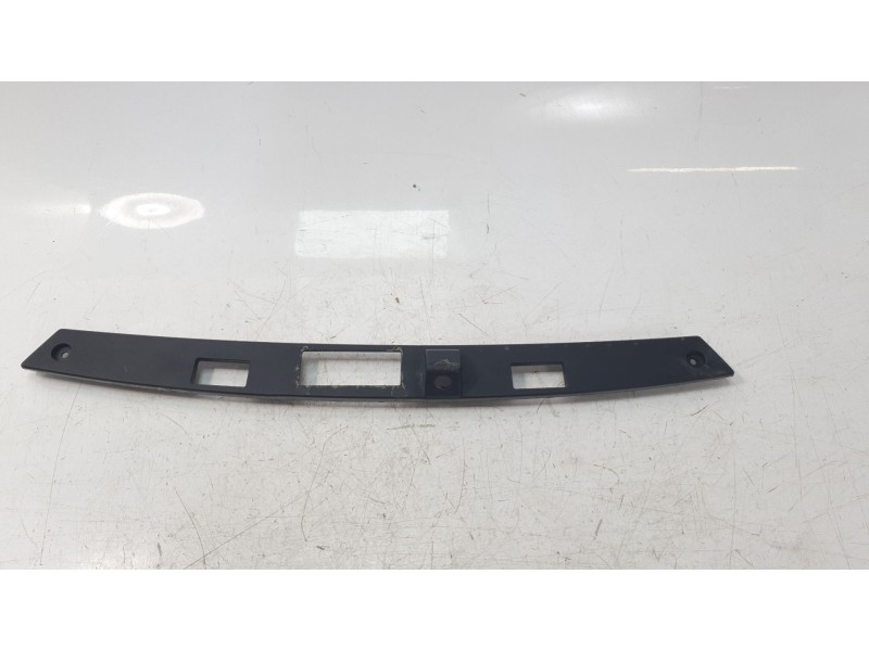 Recambio de moldura para byd atto 3 ev referencia OEM IAM SC2E5506111  