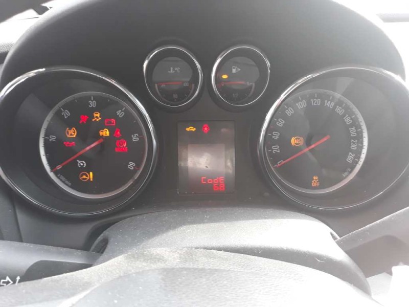 opel astra j lim. del año 2010