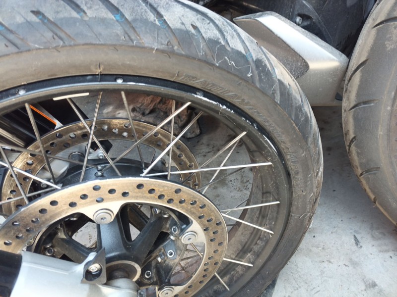 Recambio de llanta para bmw r 1250 r 1250 gs adventure referencia OEM IAM 36318404330  