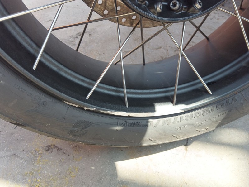 Recambio de llanta para bmw r 1250 r 1250 gs adventure referencia OEM IAM 36318404330  
