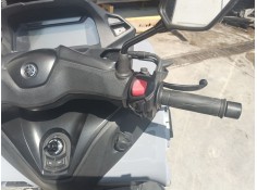 Recambio de piña luces derecha para yamaha tricity tricity 300 (sh16) referencia OEM IAM   