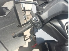 Recambio de piña luces izquierda para yamaha tricity tricity 300 (sh16) referencia OEM IAM   
