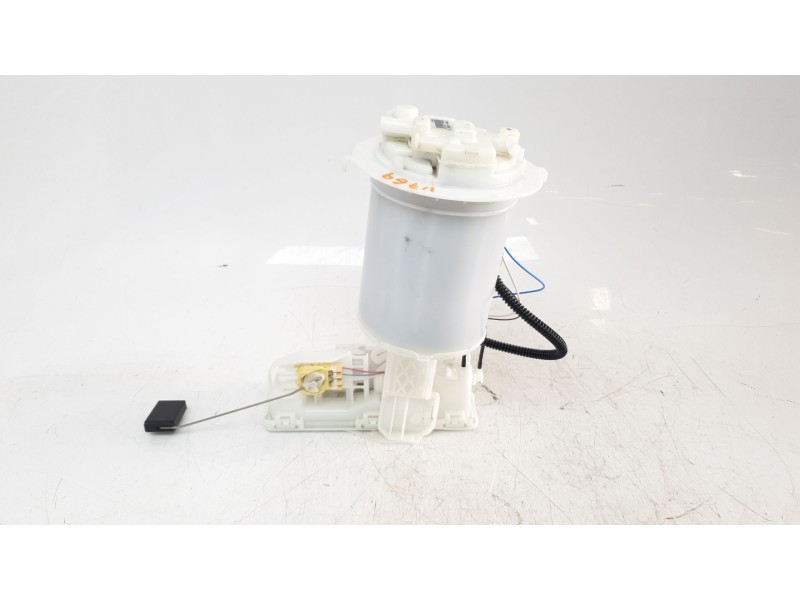 Recambio de bomba combustible para toyota yaris cross hybrid fwd style referencia OEM IAM 77020K0080  