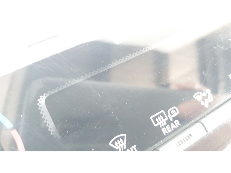 Recambio de mando climatizador para toyota yaris cross hybrid fwd style referencia OEM IAM 559000DC71  