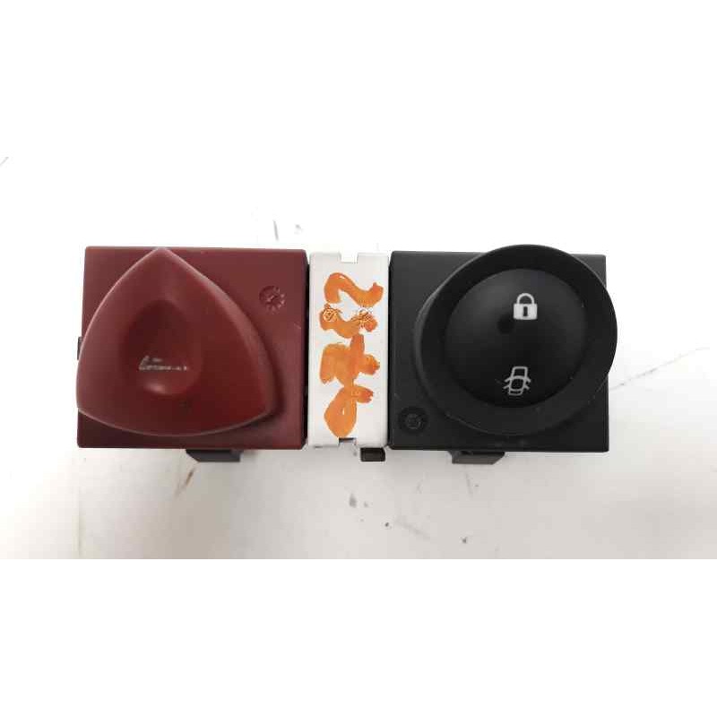 Recambio de warning para renault megane ii classic berlina confort dynamique referencia OEM IAM 8200095493 8200109723 8200107808