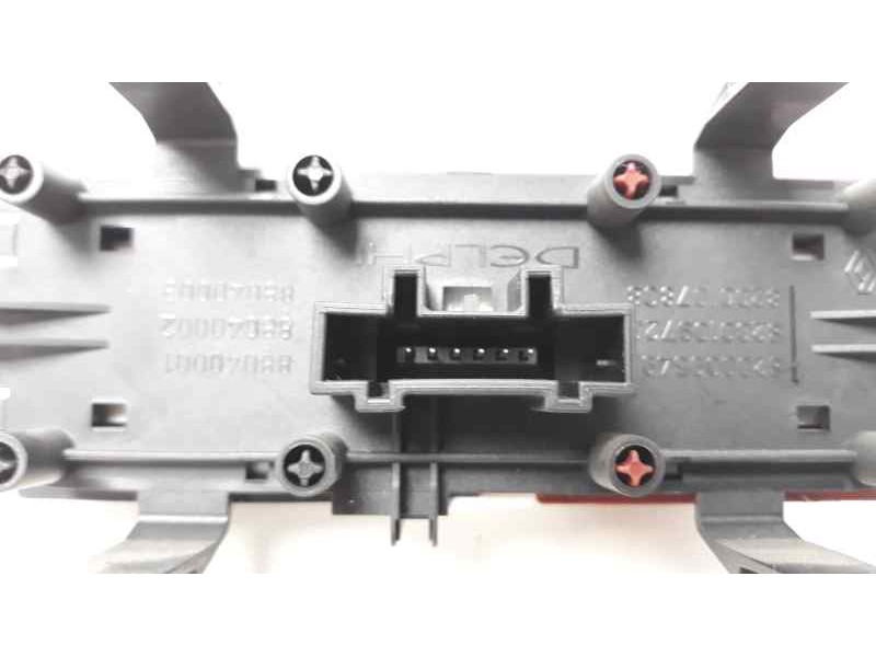 Recambio de warning para renault megane ii classic berlina confort dynamique referencia OEM IAM 8200095493 8200109723 8200107808