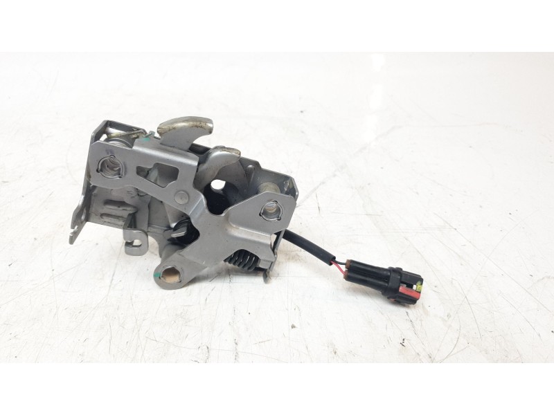 Recambio de cerradura capo para byd atto 3 ev referencia OEM IAM SC2EM8402530  