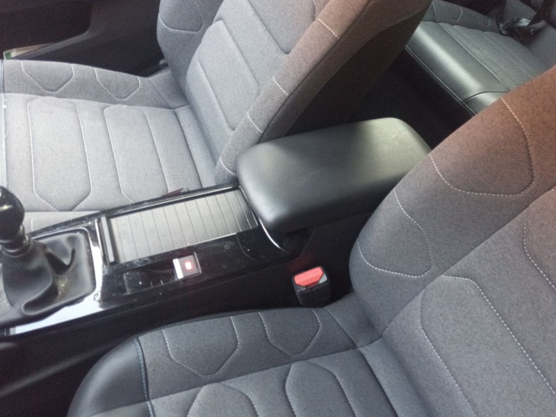 Recambio de apoyabrazos central para citroën c4 iii (ba_, bb_, bc_) 1.2 puretech 130 (bahnsa, bahnsb) referencia OEM IAM   