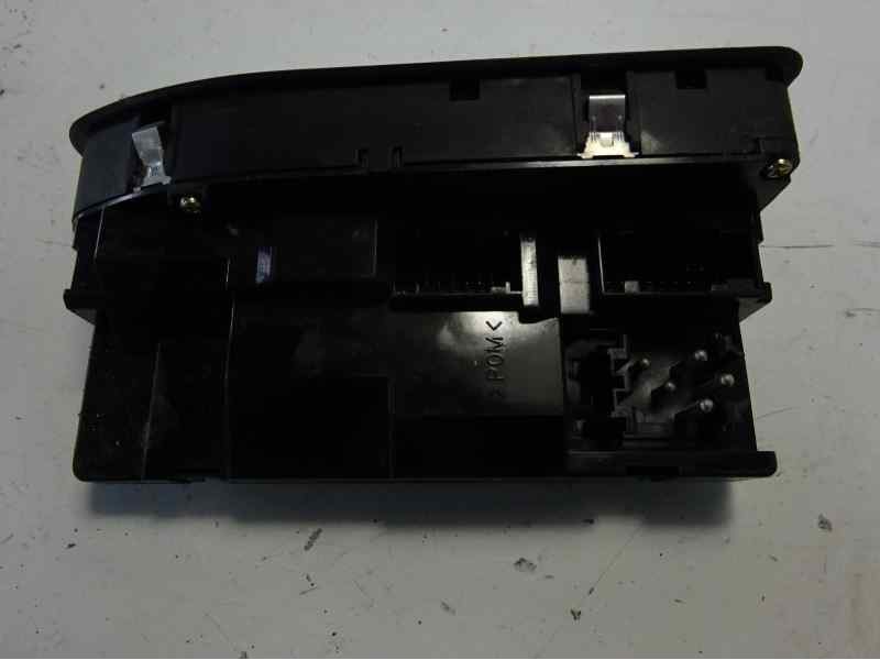 Recambio de mando elevalunas delantero izquierdo para bmw serie 5 berlina (e39) 520d referencia OEM IAM 6904306  