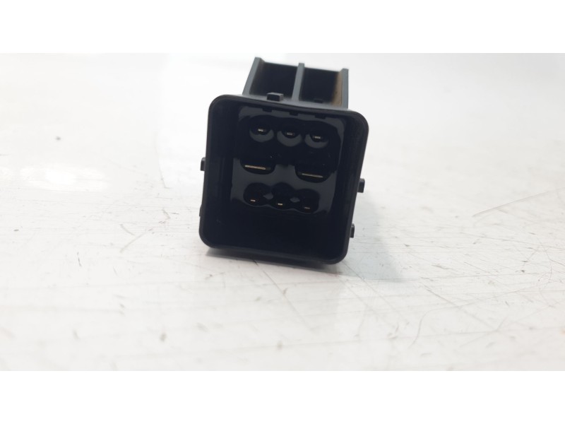 Recambio de rele para ford kuga st-line referencia OEM IAM 9803299780  