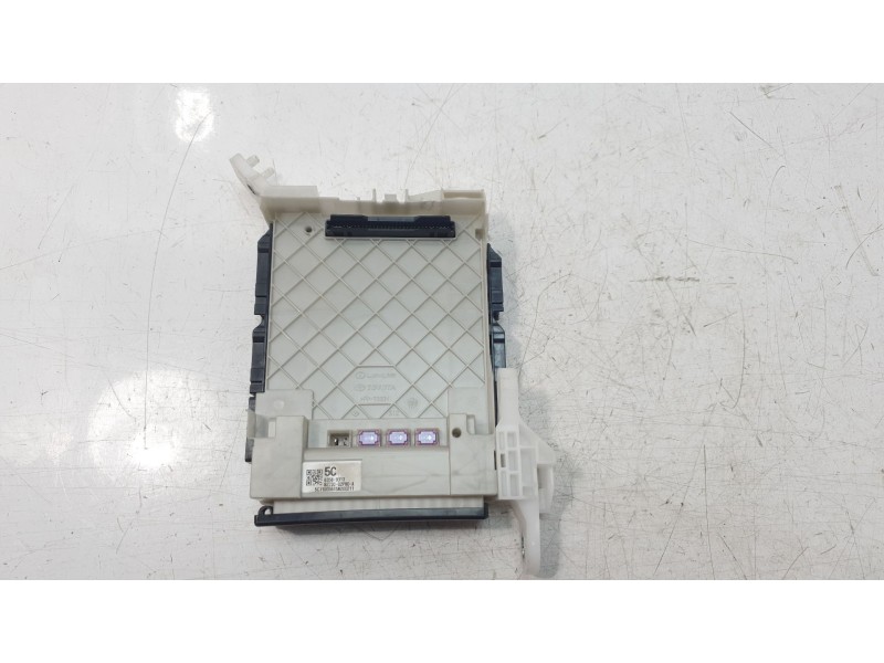 Recambio de caja reles / fusibles para toyota corolla (e21) hybrid active referencia OEM IAM 8273002P80A  