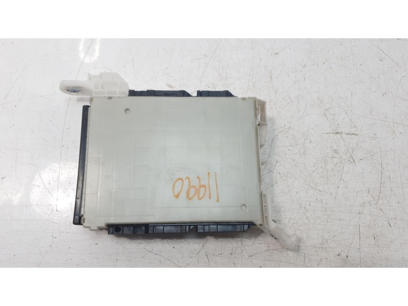 Recambio de caja reles / fusibles para toyota corolla (e21) hybrid active referencia OEM IAM 8273002P80A  