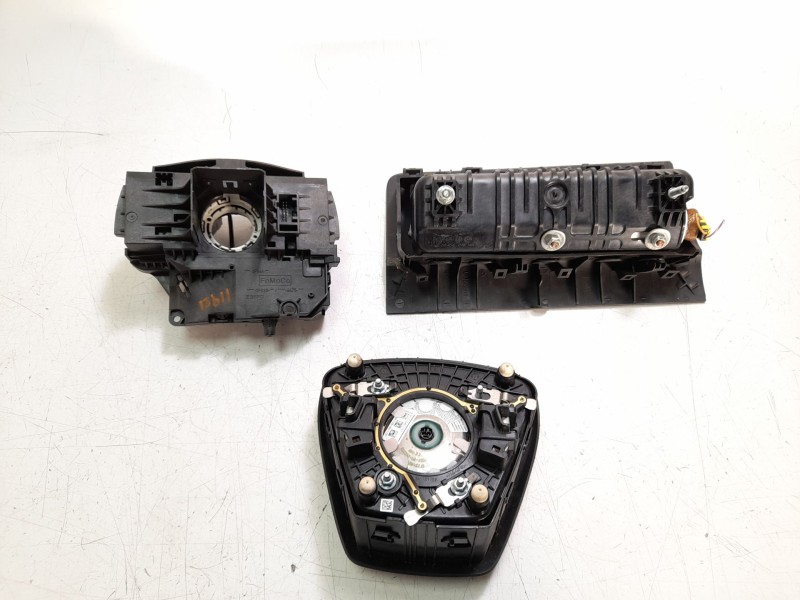 Recambio de kit airbag para ford kuga st-line referencia OEM IAM 2198392  