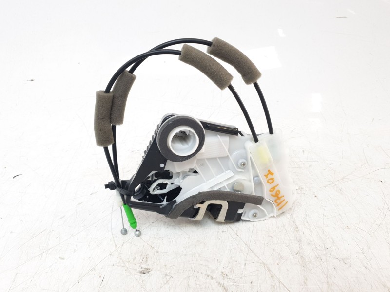 Recambio de cerradura puerta delantera izquierda para toyota yaris cross hybrid fwd style referencia OEM IAM 69040K0040  