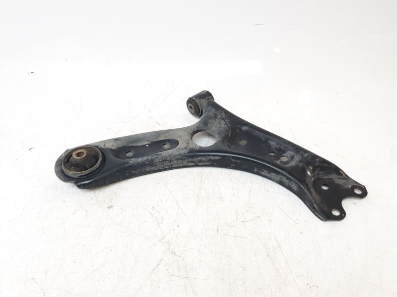 Recambio de brazo suspension inferior delantero derecho para hyundai kona pure referencia OEM IAM 54501J9000  